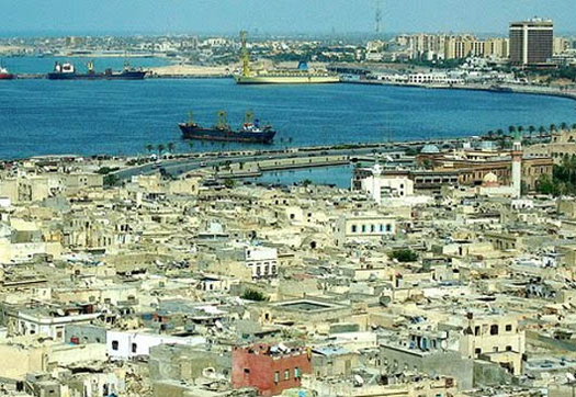 利比亚军方轰炸第二艘油轮